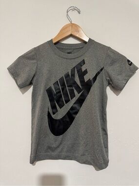 Nike Boys' Sportswear Futura Logo T-Shirt - Heather Grey - Size Small (6-7)